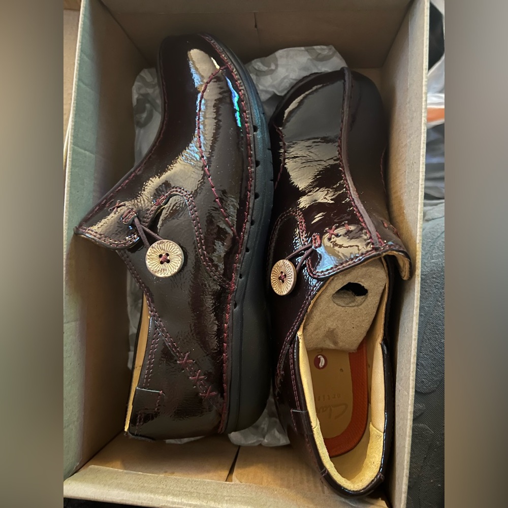 Brand new Clark’s Un Loop womens shoes size 6